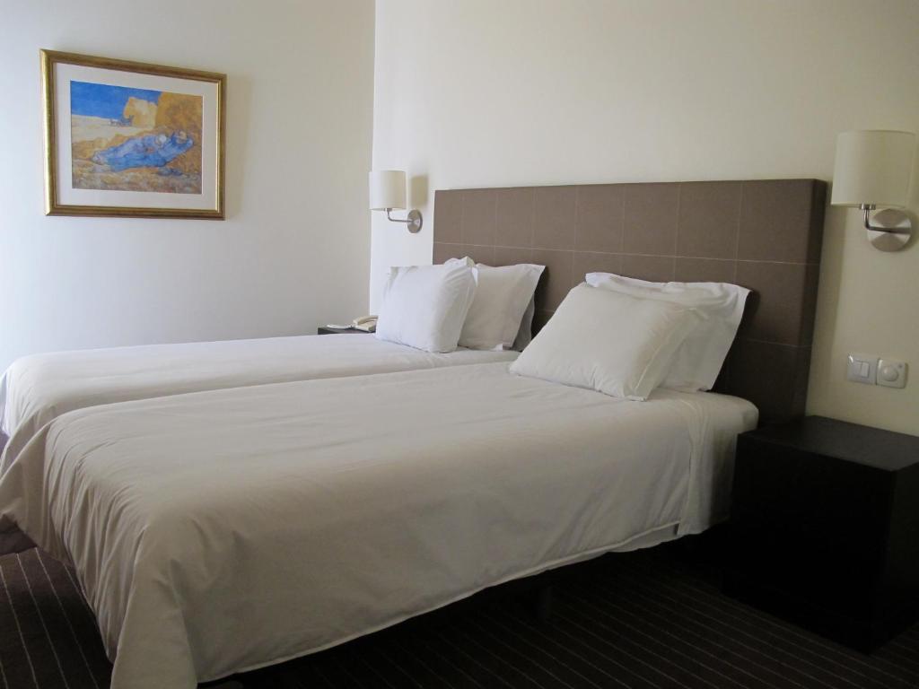 פונשל Hotel Girassol - Suite Hotel חדר תמונה